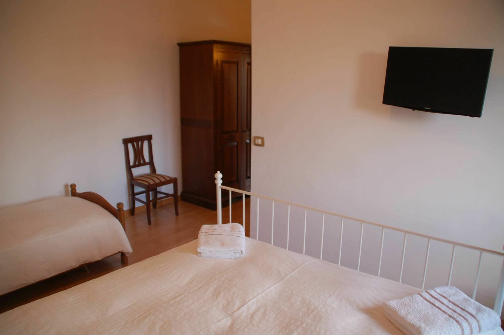 Bed And Breakfast La Corte Degli Ulivi Civitavecchia Bagian luar foto